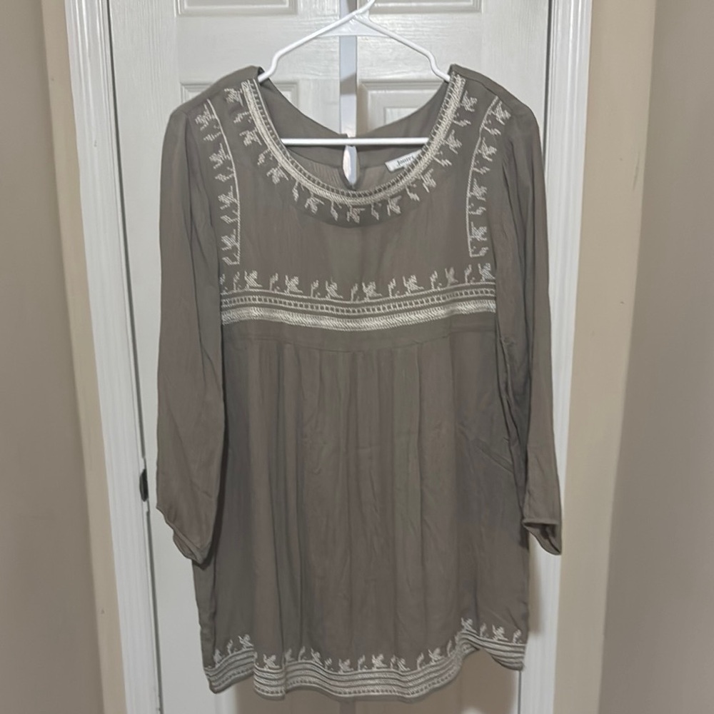 JODIFL Gray 3/4 Sleeve Embellished Blouse